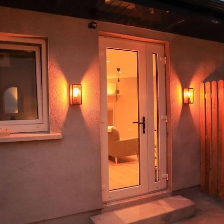 Modern Studio Apartment In Cashel Cashel  Ngoại thất bức ảnh