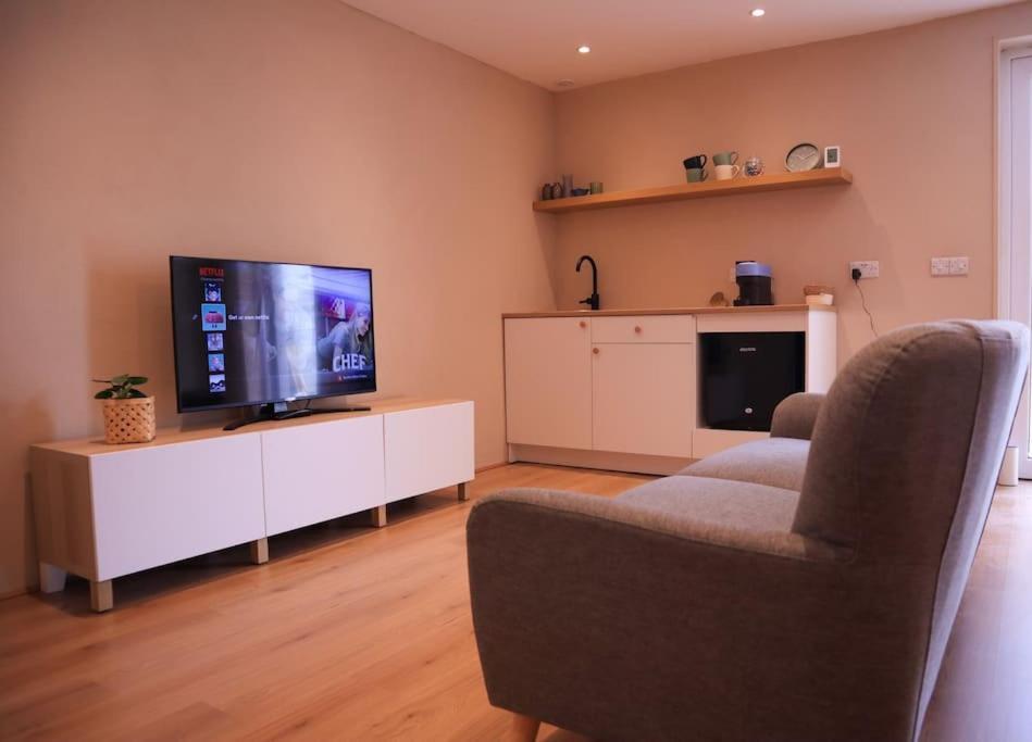 Modern Studio Apartment In Cashel Cashel  Ngoại thất bức ảnh